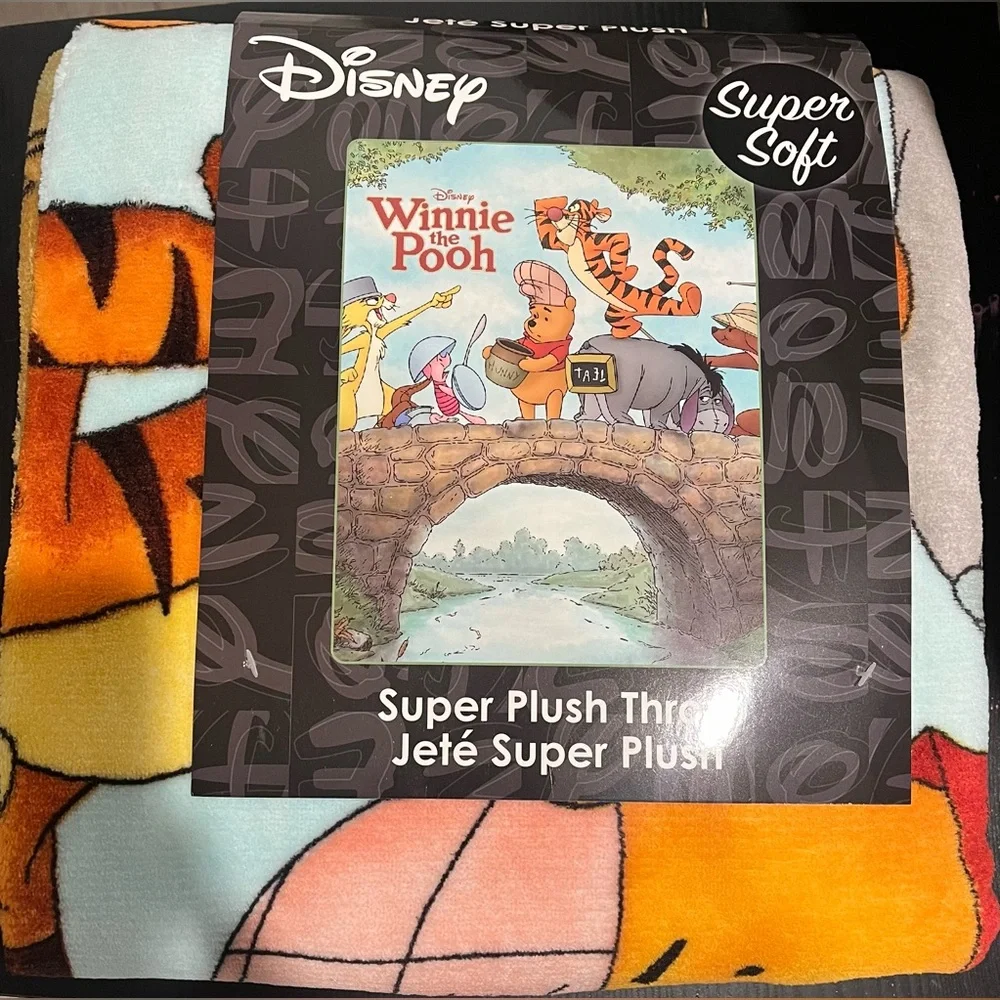 Disney Winnie The Pooh Group Bridge Throw Blanket